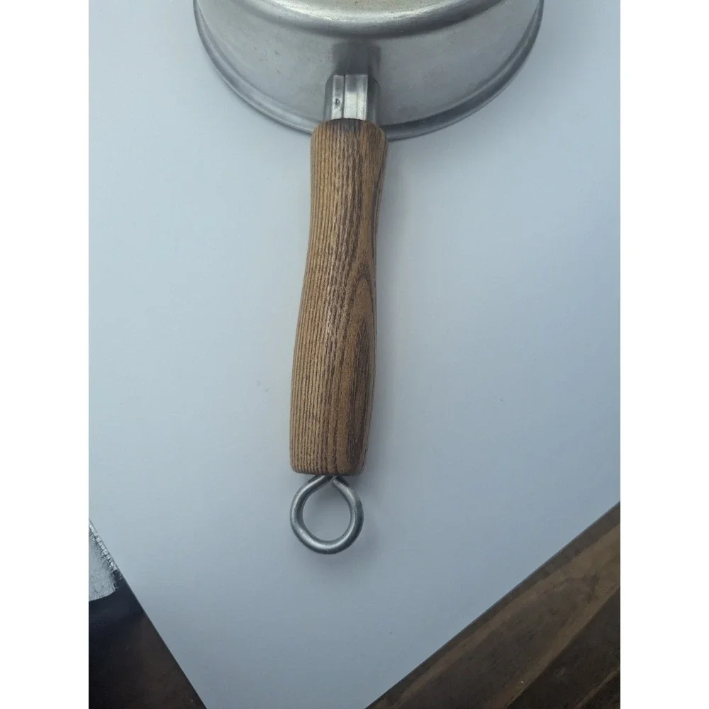 Vintage Mirro Sauce Pan Pot with Lid Aluminum Wood Handle 1 Quart 54221-1330‎